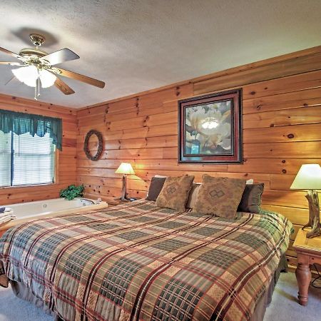 Idyllic Cabin With Hot Tub Less Than 2 Mi To Dollywood! Sevierville Eksteriør billede