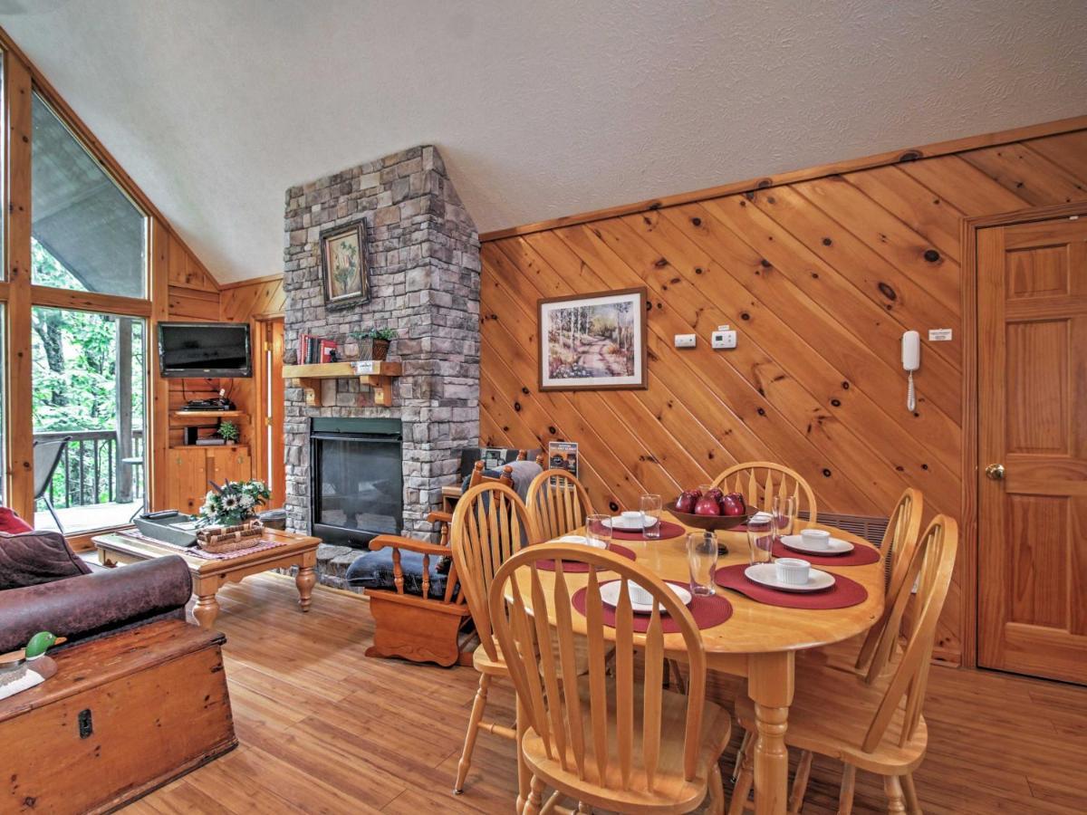 Idyllic Cabin With Hot Tub Less Than 2 Mi To Dollywood! Sevierville Eksteriør billede