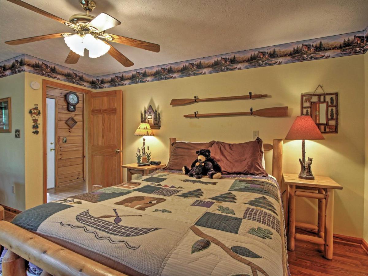 Idyllic Cabin With Hot Tub Less Than 2 Mi To Dollywood! Sevierville Eksteriør billede