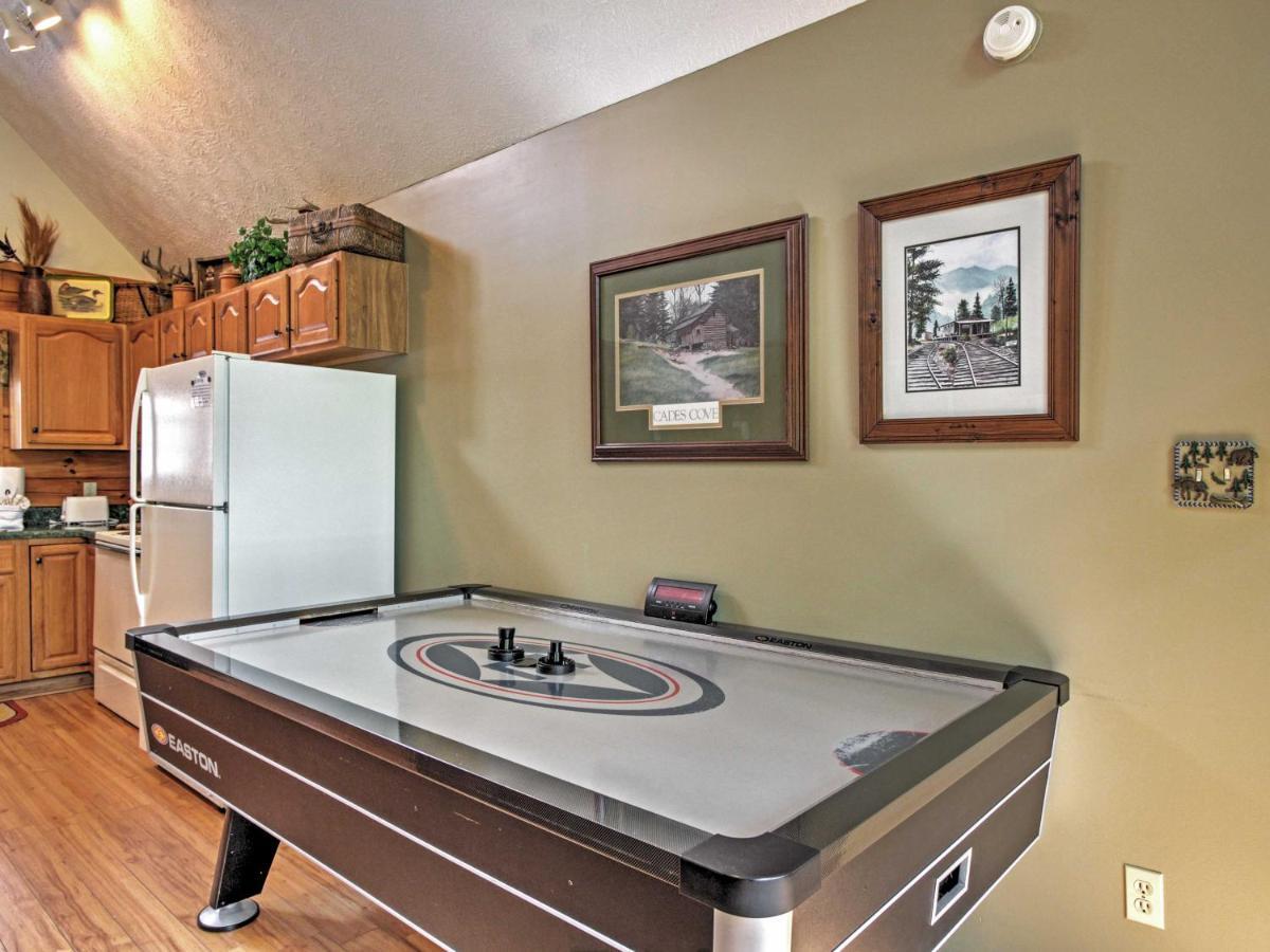 Idyllic Cabin With Hot Tub Less Than 2 Mi To Dollywood! Sevierville Eksteriør billede