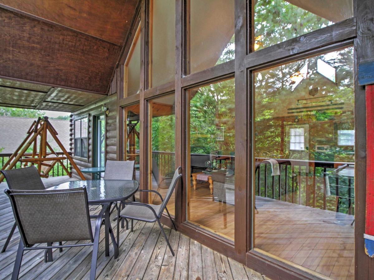 Idyllic Cabin With Hot Tub Less Than 2 Mi To Dollywood! Sevierville Eksteriør billede